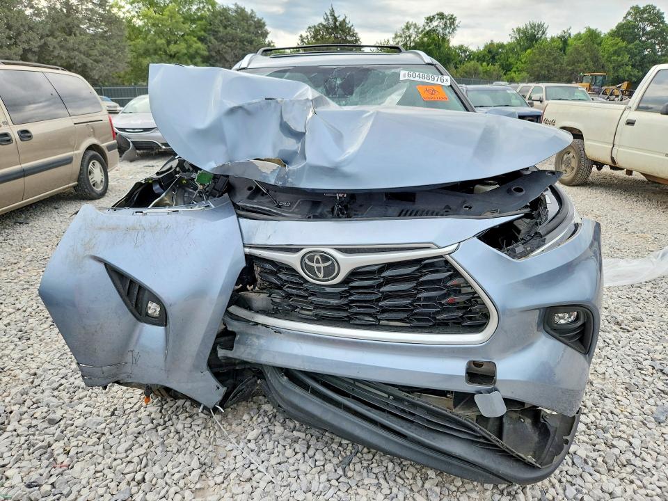 2021 Toyota Highlander VIN 5TDHZRAH3MS065431 COPART salvage auction — ALL OVER, Tn - Salvage Certificate, sold $175 on 2026-07-21 (photo 5)
