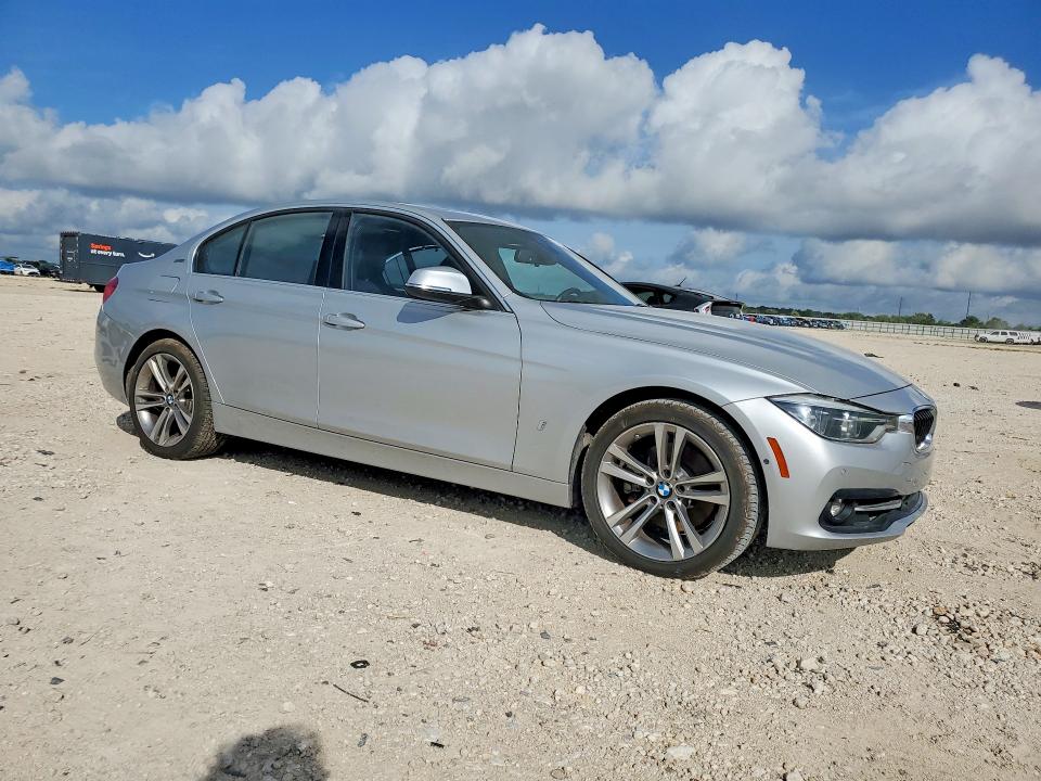 2017 BMW 3er VIN WBA8E1C3XHA158560 COPART salvage auction — MINOR DENT/SCRATCHES, Tx - Certificate Of Title (P), sold $4,700 on 2026-07-30 (photo 4)
