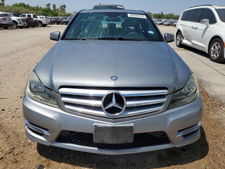 2013 Mercedes-benz C-klasse VIN WDDGF8AB6DG141850 COPART salvage auction — MINOR DENT/SCRATCHES, Tx - Cert Of Title-Rebuilt Salvage (P), sold $1,200 on 2026-08-03 (photo 5)