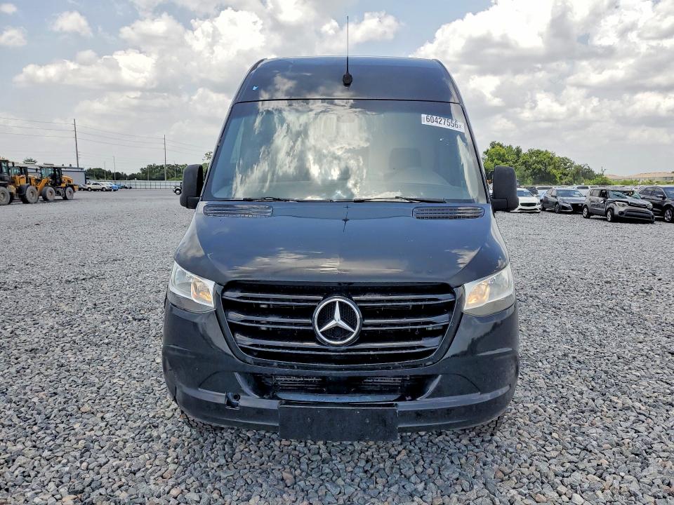 2019 Mercedes-benz Sprinter VIN WD4PF1CD1KP148918 COPART salvage auction — SIDE, Fl - Certificate Of Title (P), sold $2,350 on 2026-07-22 (photo 5)