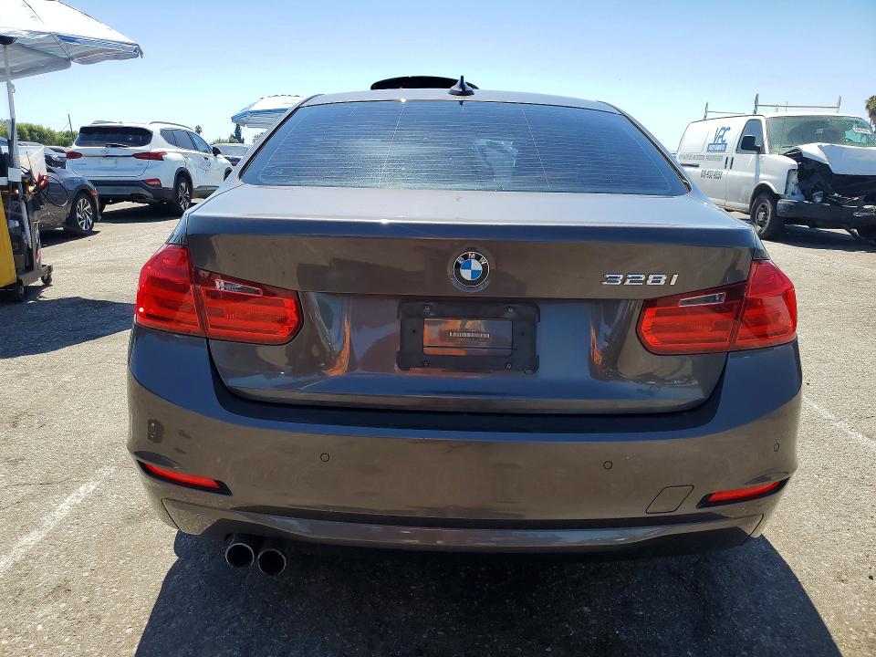 2012 BMW 3er VIN WBA3A5G59CNP18238 COPART salvage auction — FRONT END, Salvage Title, sold $1,600 on 2026-07-24 (photo 6)