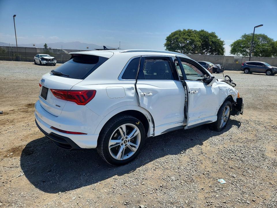 2021 Audi Q3 VIN WA1DECF39M1137955 COPART salvage auction — ROLLOVER, CA - SALVAGE CERTIFICATE, sold $4,100 on 2026-07-31 (photo 3)