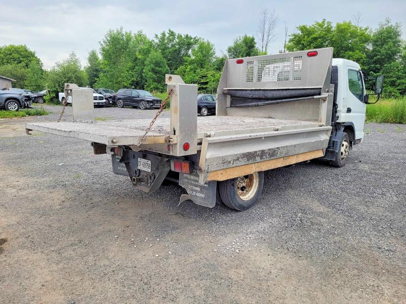 2008 Mitsubishi fuso truck of america inc Fe VIN JL6CCE1S18K000811 COPART salvage auction — MINOR DENT/SCRATCHES, ON - PERMIT NO BRAND - UNFIT (P), sold $18,000 on 2026-07-28 (photo 4)