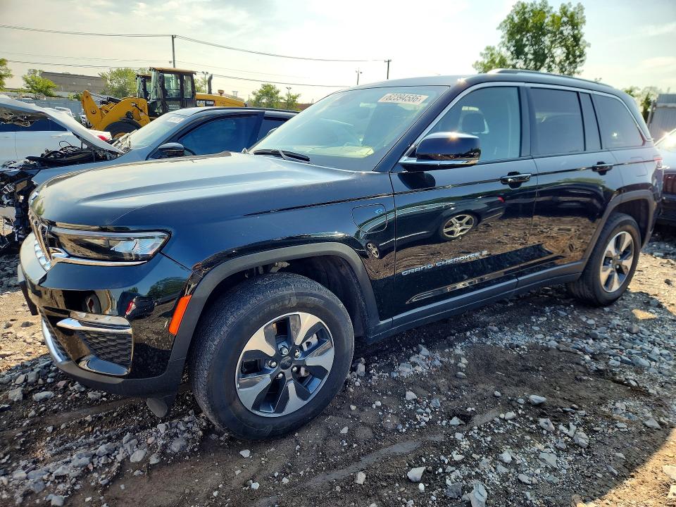 2023 Jeep Cherokee VIN 1C4RJYB62PC610527 — COPART salvage auction photo
