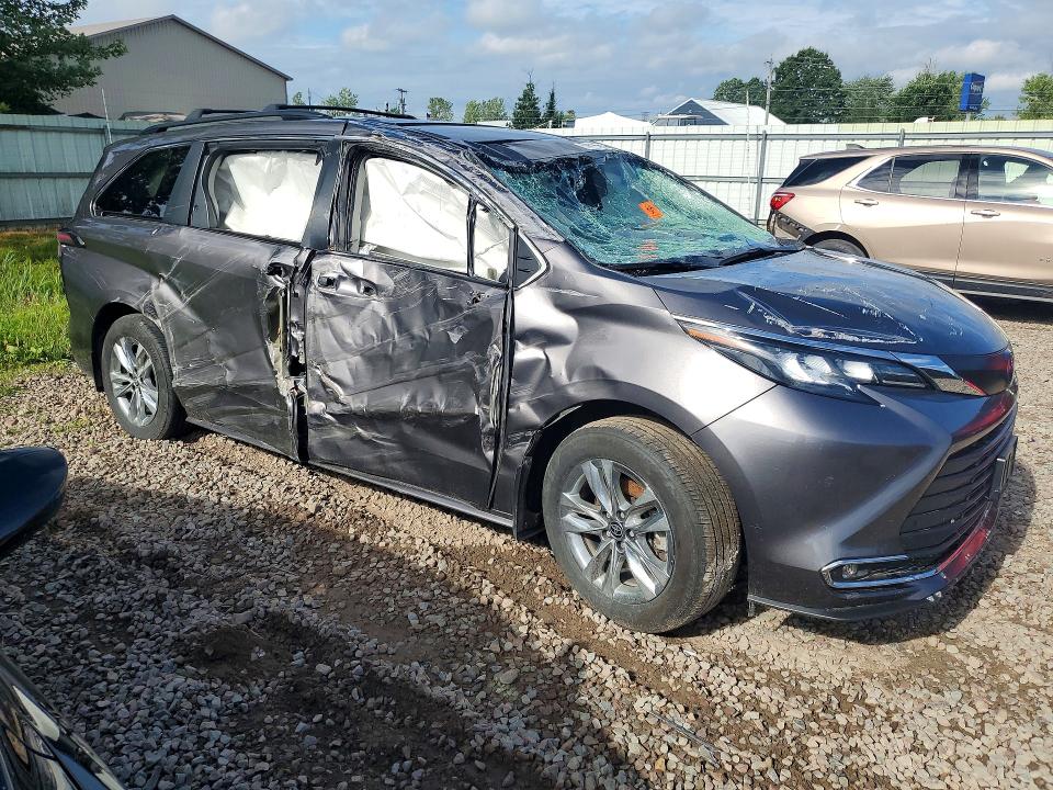 2024 Toyota Sienna VIN 5TDJSKFC9RS129960 COPART salvage auction — ROLLOVER, NY - MV-907A SALVAGE CERTIFICATE, sold $4,850 on 2026-07-27 (photo 4)