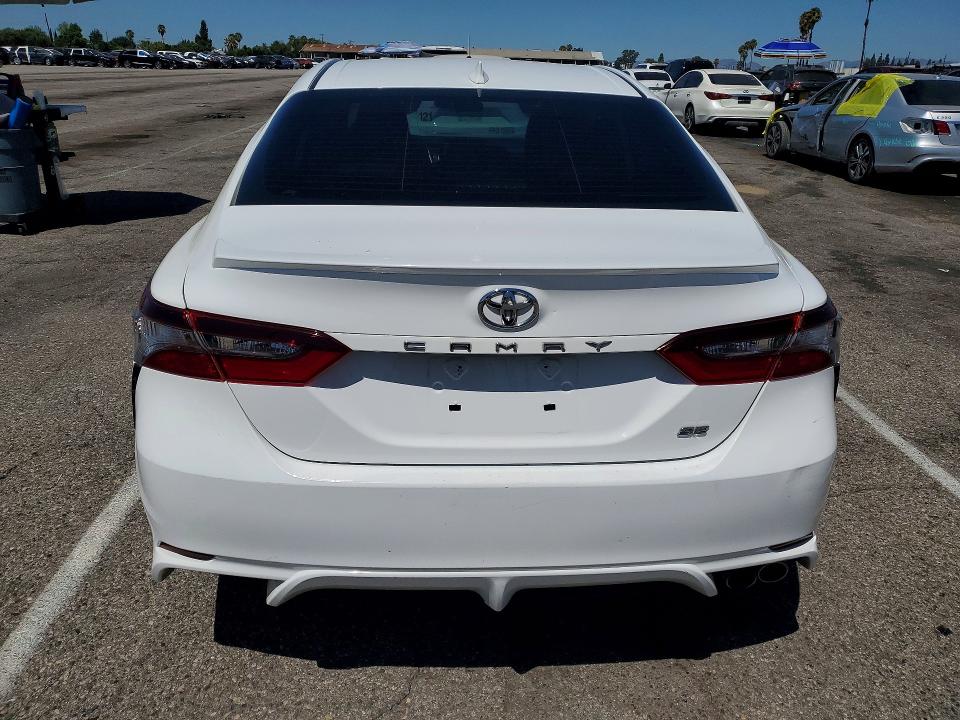 2021 Toyota Camry VIN 4T1G11AK2MU514685 COPART salvage auction — NORMAL WEAR, Az - Dis/Dlr/Exp Only Clean Title (P), sold $10,000 on 2026-07-31 (photo 6)