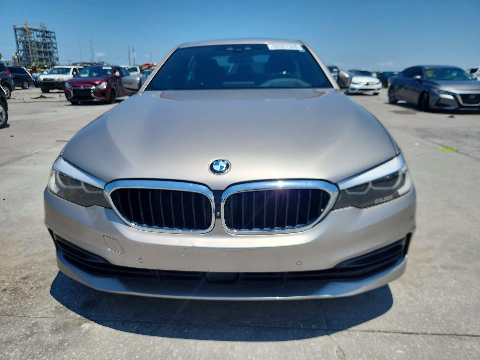 2018 BMW 5er VIN WBAJE5C58JWA93066 COPART salvage auction — MINOR DENT/SCRATCHES, La - Certificate Of Title, sold $8,900 on 2026-07-27 (photo 5)