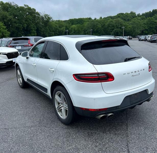 2017 Porsche Macan VIN WP1AB2A54HLB16475 COPART salvage auction — NORMAL WEAR, Nj - Certificate Of Title (P), sold $9,500 on 2026-08-11 (photo 4)