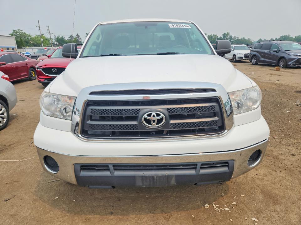 2011 Toyota Tundra VIN 5TFUM5F19BX017764 COPART salvage auction — ROOF, CT - CERTIFICATE OF TITLE, sold $2,000 on 2026-07-24 (photo 5)