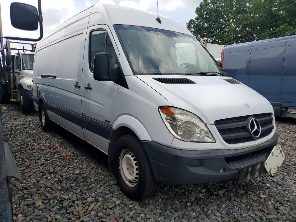 2011 Mercedes-benz Sprinter VIN WD3PE8CB6B5573741 COPART salvage auction — MINOR DENT/SCRATCHES, Nj - Certificate Of Title, sold $150 on 2026-07-21 (photo 4)