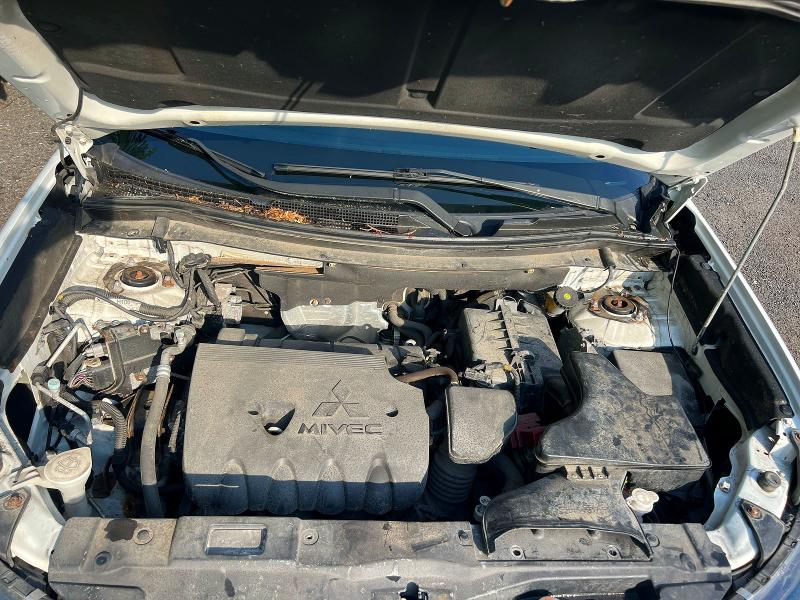 2016 Mitsubishi Outlander VIN JA4AZ3A34GZ037976 COPART salvage auction — NORMAL WEAR, Salvage Title, sold $2,800 on 2026-07-17 (photo 7)