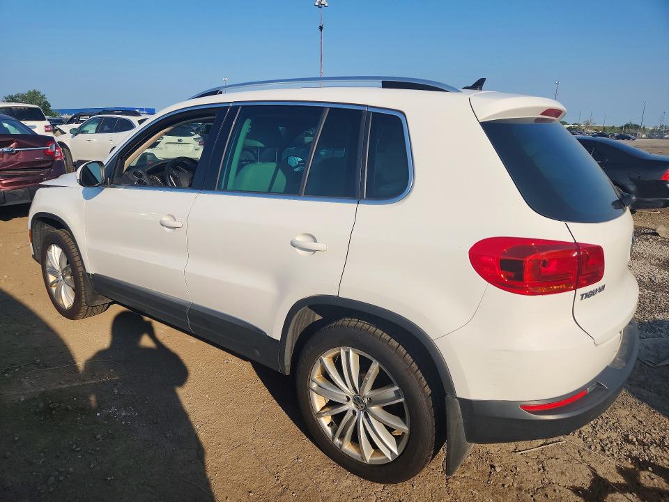 2013 Volkswagen Tiguan VIN WVGAV7AX4DW556403 COPART salvage auction — FRONT END, Il - Certificate Of Title, sold $550 on 2026-08-07 (photo 2)