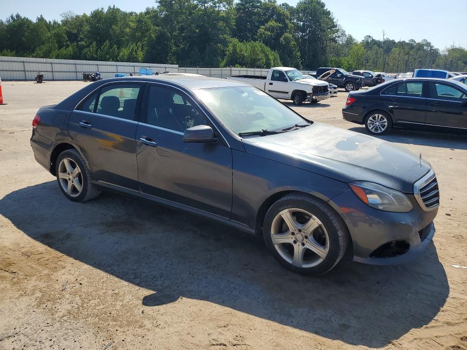 2014 Mercedes-benz E-klasse VIN WDDHF8JB3EA989094 COPART salvage auction — MINOR DENT/SCRATCHES, Sc - Cert Of Title-Salvage Rebuilt, sold $325 on 2026-08-10 (photo 4)