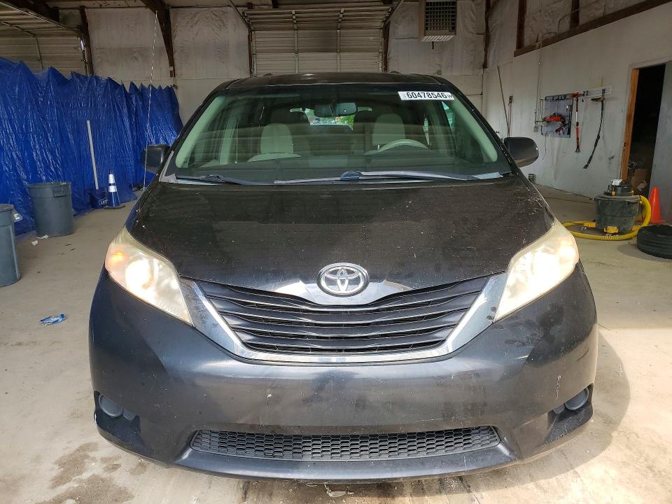 2011 Toyota Sienna VIN 5TDKK3DCXBS152568 COPART salvage auction — MINOR DENT/SCRATCHES, KY - CERTIFICATE OF TITLE, sold $1,750 on 2026-07-20 (photo 5)