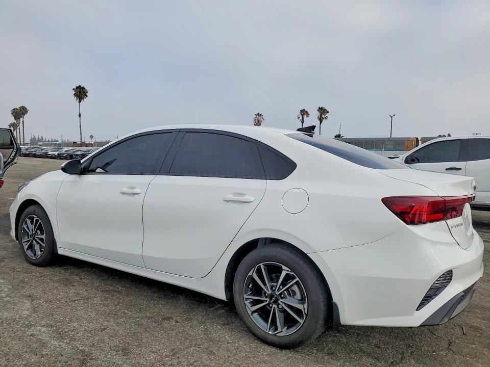 2024 Kia Forte VIN 3KPF24AD7RE781200 COPART salvage auction — MINOR DENT/SCRATCHES, Ca - Cert Of Title-Salvaged, sold $8,600 on 2026-07-29 (photo 2)