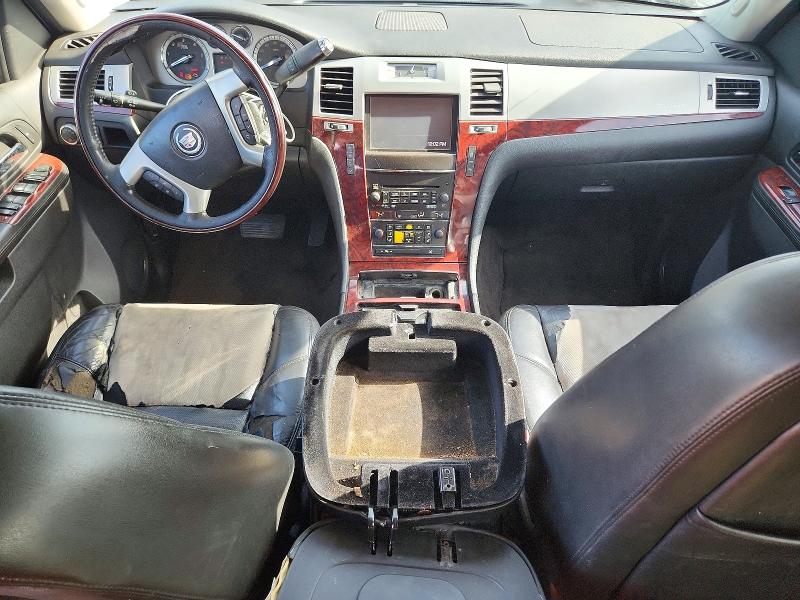 2013 Cadillac Escalade VIN 1GYS3CEF8DR137844 COPART salvage auction — MECHANICAL, Fl - Certificate Of Title, sold $1,700 on 2026-07-28 (photo 8)