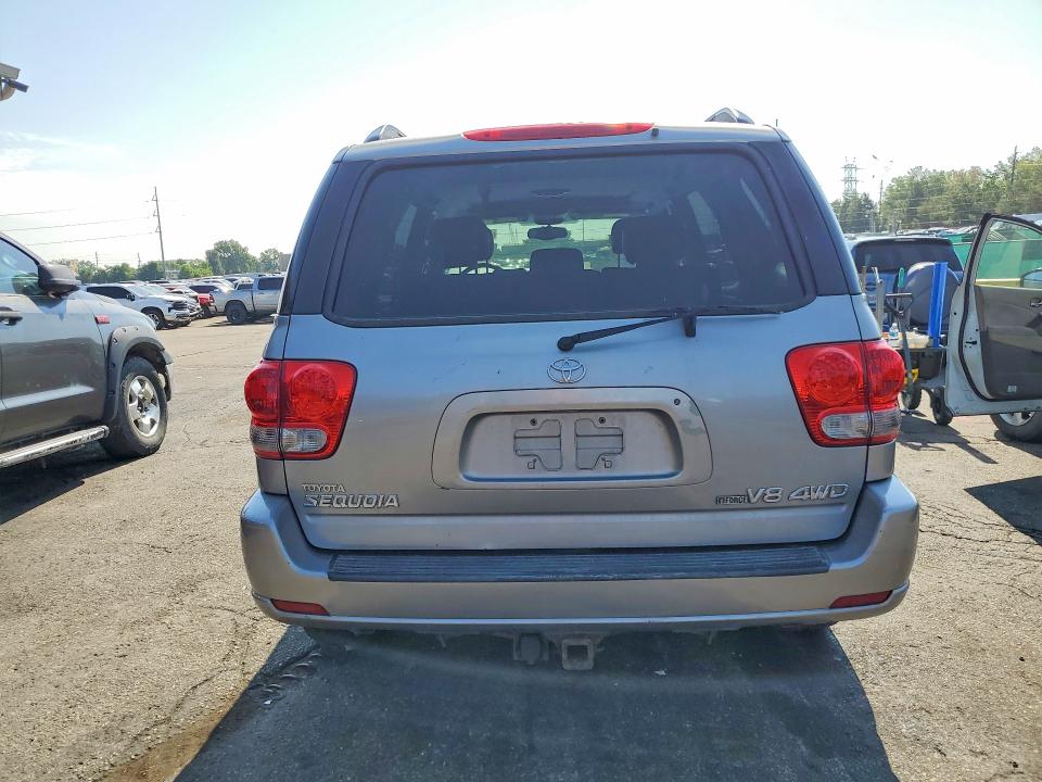 2005 Toyota Sequoia VIN 5TDBT44A85S240704 COPART salvage auction — FRONT END, Co - Public - Salvage Title, sold $275 on 2026-07-28 (photo 6)