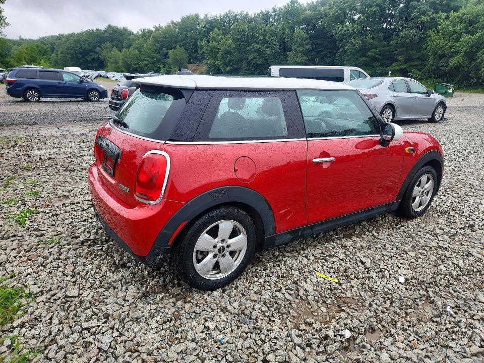 2016 Mini Cooper VIN WMWXP5C59G3B76018 COPART salvage auction — MINOR DENT/SCRATCHES, Ny - Certificate Of Title, sold $2,350 on 2026-09-23 (photo 3)