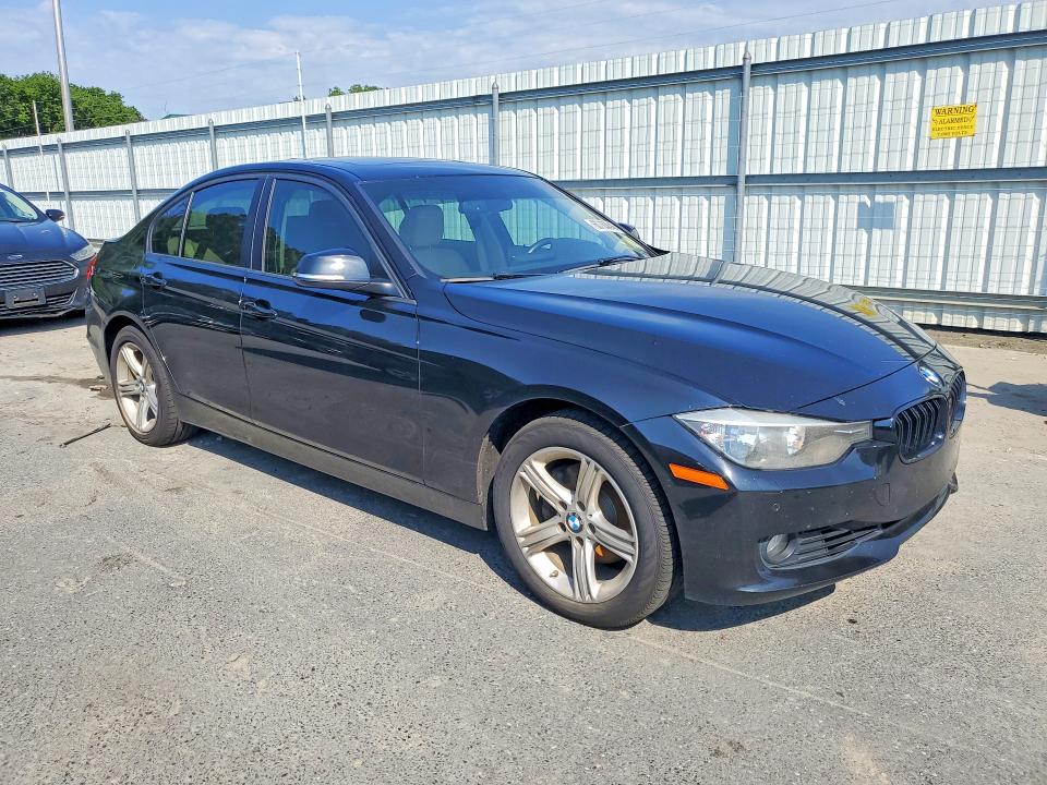 2015 BMW 3er VIN WBA3B5G52FNS16768 COPART salvage auction — WATER/FLOOD, Nj - Cert Of Title-Salvage Flood, sold $1,550 on 2026-08-11 (photo 4)