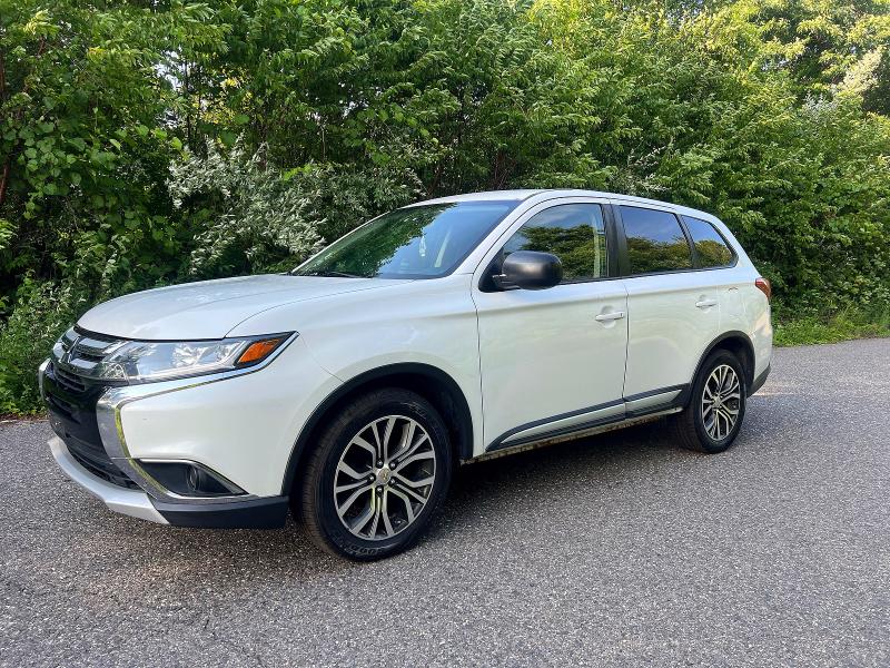 2016 Mitsubishi Outlander VIN JA4AZ3A34GZ037976 COPART salvage auction — NORMAL WEAR, Salvage Title, sold $2,800 on 2026-07-17 (photo 2)