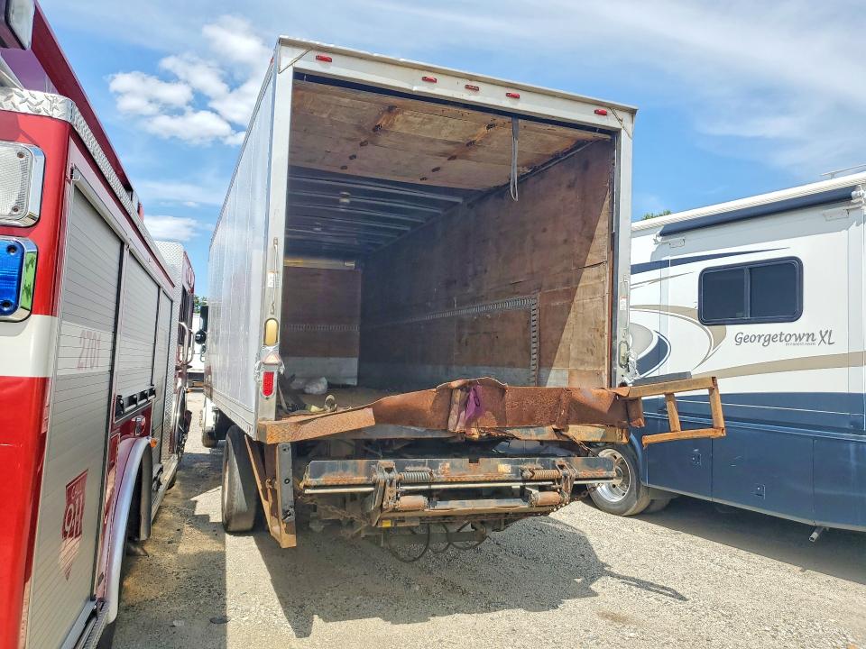 2014 Frht - freightliner M2 VIN 1FVACWDT5EHFN7716 COPART salvage auction — REAR END, CT, sold $15,000 on 2026-09-15 (photo 2)
