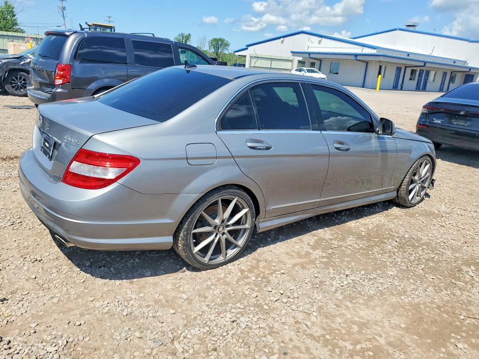 2009 Mercedes-benz C class VIN WDDGF81X39R083459 COPART salvage auction — MECHANICAL, Ny - Certificate Of Title, sold $425 on 2026-08-17 (photo 3)