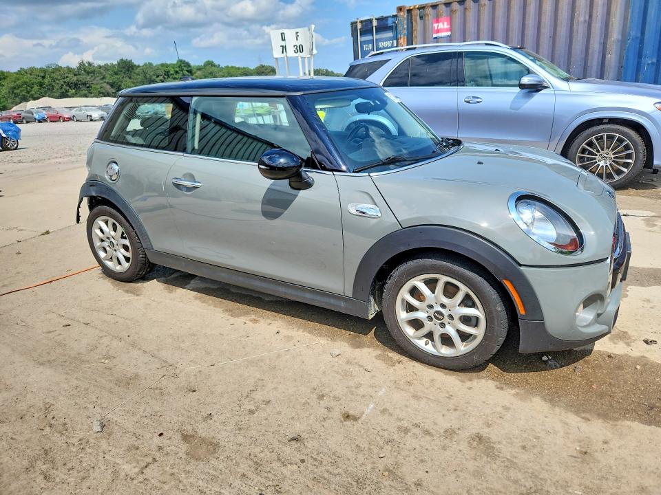 2015 Mini Cooper VIN WMWXP7C51F2A34651 COPART salvage auction — REAR END, WI - CERTIFICATE OF TITLE, sold $1,100 on 2026-08-10 (photo 4)