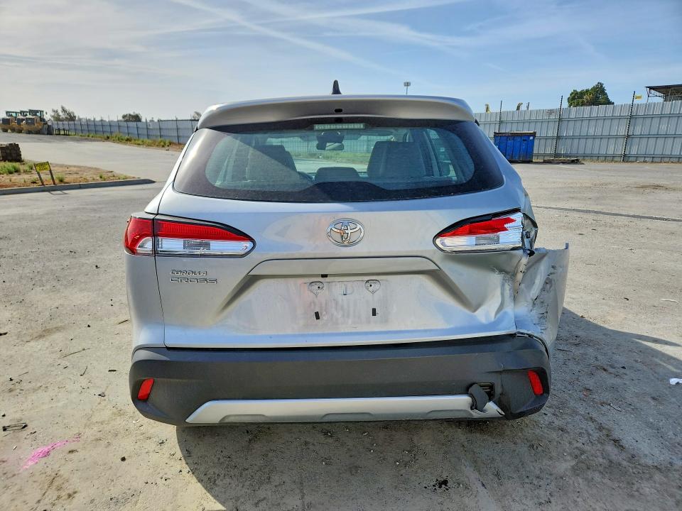 2024 Toyota Corolla cross VIN 7MUAAAAG8RV099086 COPART salvage auction — REAR END, Ca - Salvage Certificate, sold $7,200 on 2026-08-25 (photo 6)