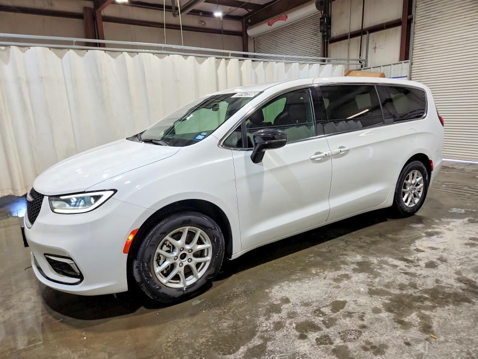 2026 Chrysler Pacifica VIN 2C4RC1BG6TR174602 — COPART salvage auction photo
