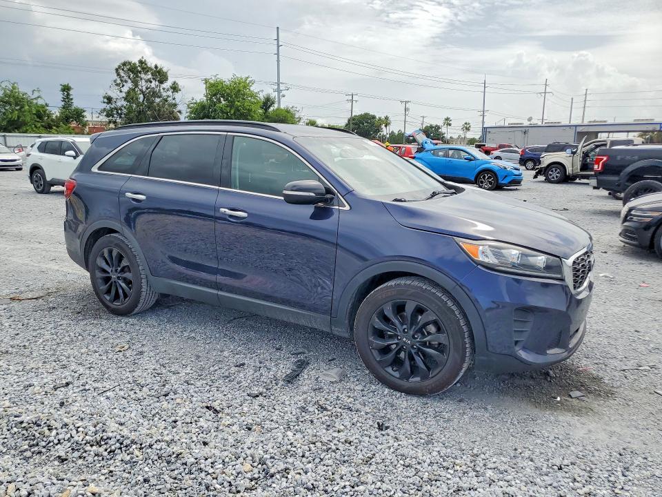 2020 Kia Sorento VIN 5XYPG4A57LG697435 COPART salvage auction — MINOR DENT/SCRATCHES, Nc - Certificate Of Title, sold $1,500 on 2026-07-31 (photo 4)