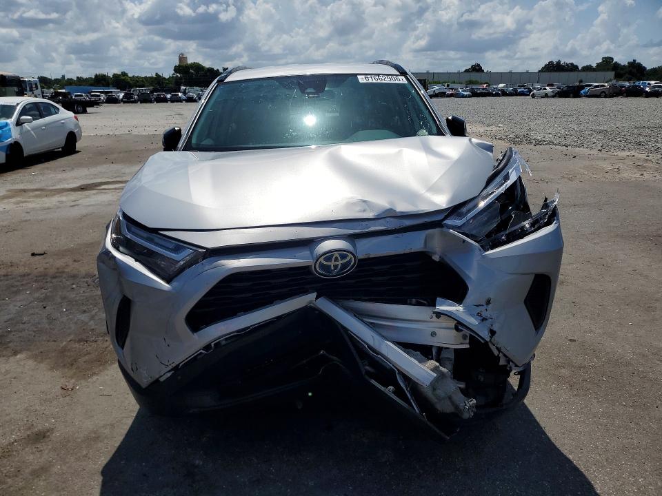 2024 Toyota Rav 4 VIN 2T3RWRFV0RW201421 COPART salvage auction — FRONT END, Fl - Cert Of Title Slvg Rebuildable, sold $10,900 on 2026-08-22 (photo 5)