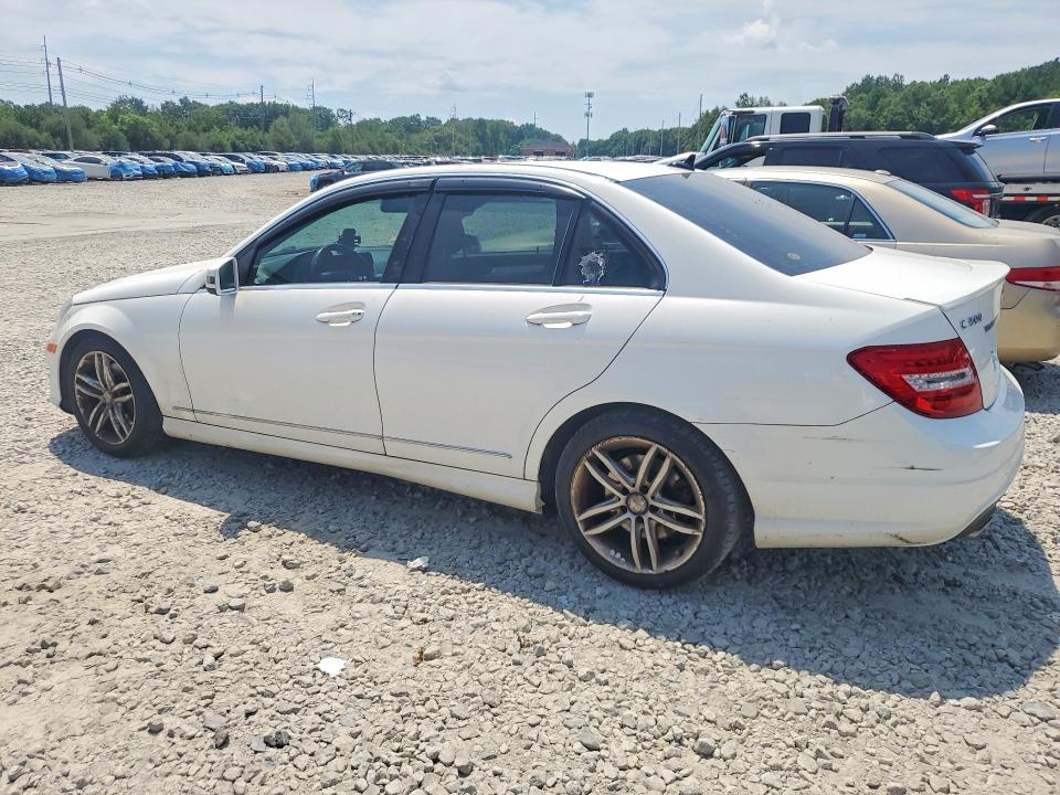 2013 Mercedes-benz C class VIN WDDGF8AB8DR296954 COPART salvage auction — MINOR DENT/SCRATCHES, MA - CERTIFICATE OF TITLE, sold $475 on 2026-07-23 (photo 2)