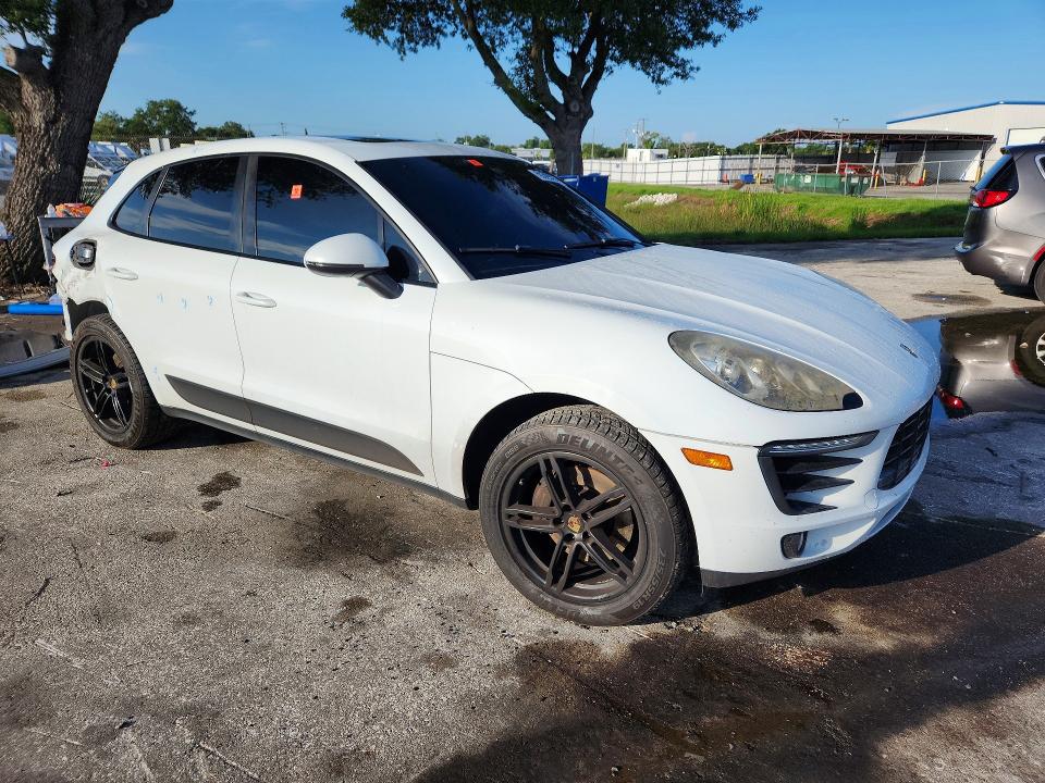 2018 Porsche Macan VIN WP1AA2A50JLB07815 COPART salvage auction — REAR END, Fl - Cert Of Title Slvg Rebuildable, sold $5,500 on 2026-08-18 (photo 4)