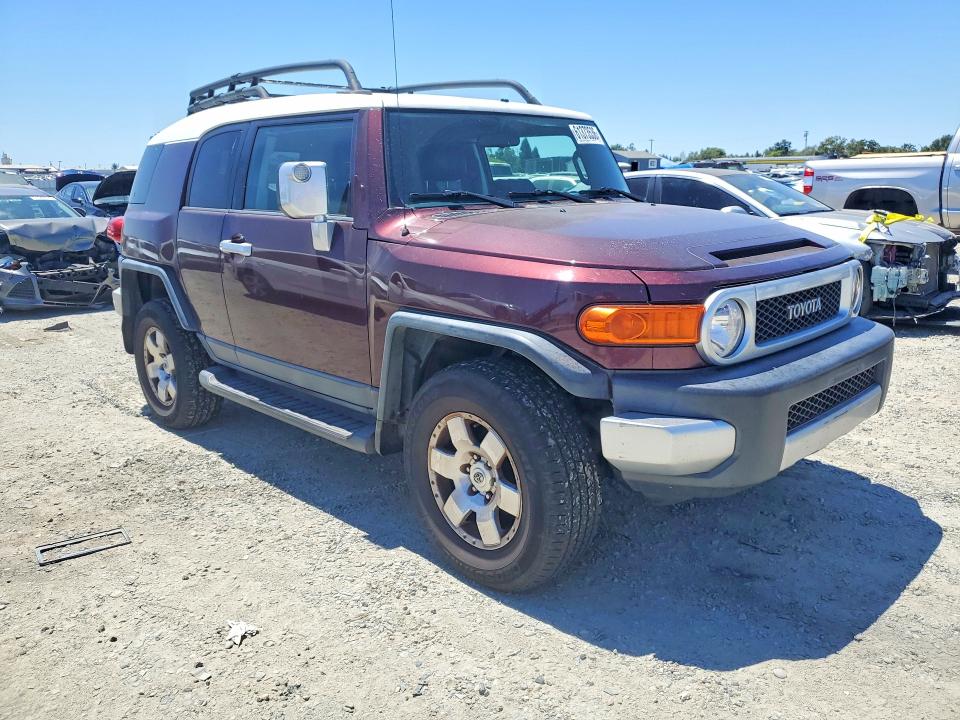 2007 Toyota Fj cruiser VIN JTEBU11F970055977 COPART salvage auction — MINOR DENT/SCRATCHES, Ca - Dis/Dlr/Exp Only Clean Title, sold $975 on 2026-07-23 (photo 4)