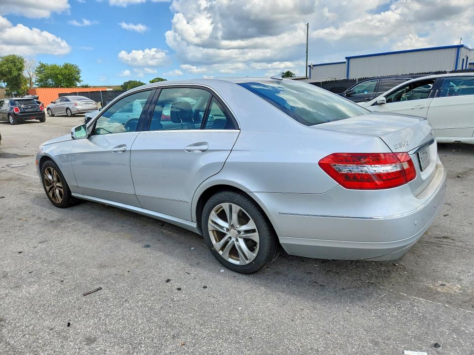 2010 Mercedes-benz E-class VIN WDDHF8HB1AA113480 COPART salvage auction — MINOR DENT/SCRATCHES, Fl - Certificate Of Title, sold $200 on 2026-07-28 (photo 2)