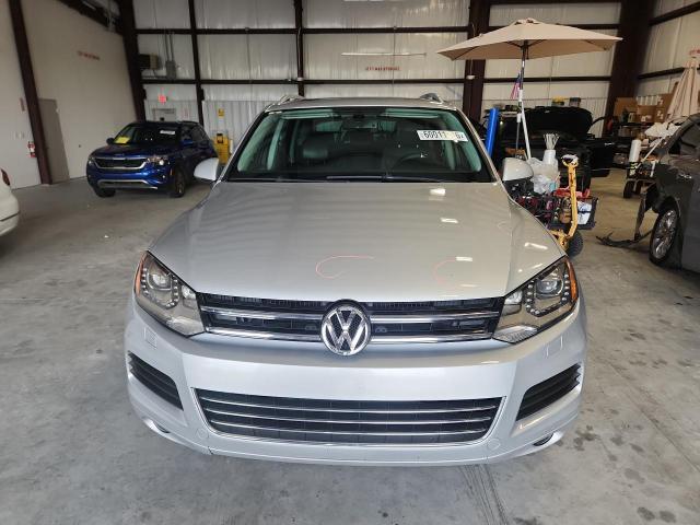 2011 Volkswagen Touareg VIN WVGFK9BP0BD002003 COPART salvage auction — FRONT END, FL - CERT OF TITLE SLVG REBUILDABLE, sold $1,900 on 2026-07-14 (photo 5)