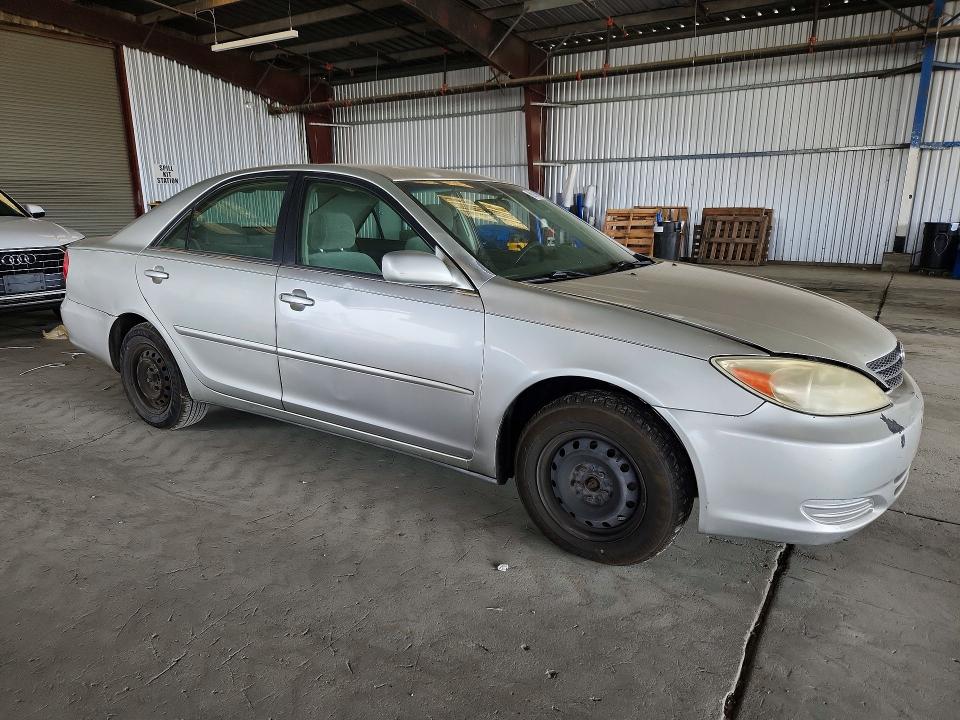 2002 Toyota Camry VIN JTDBE32K720057471 COPART salvage auction — MINOR DENT/SCRATCHES, CA - DIS/DLR/EXP ONLY CLEAN TITLE, sold $375 on 2026-07-30 (photo 4)