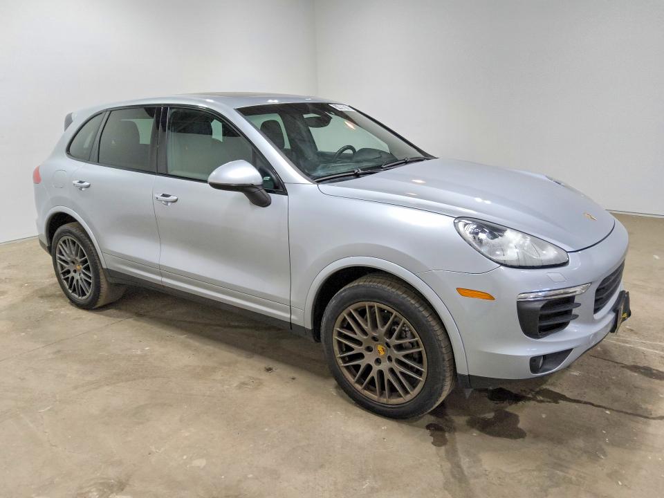 2017 Porsche Cayenne VIN WP1AA2A23HKA86464 COPART salvage auction — MINOR DENT/SCRATCHES, WV - CERTIFICATE OF TITLE, sold $650 on 2026-07-28 (photo 4)