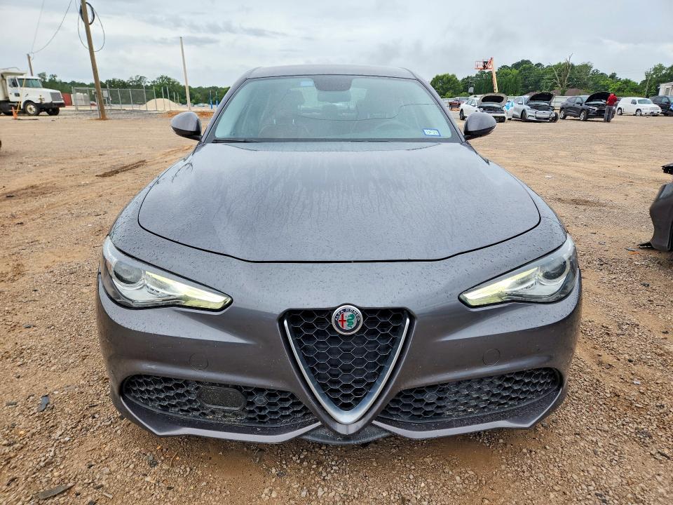 2018 Alfa romeo Giulia VIN ZARFAECN8J7589597 COPART salvage auction — WATER/FLOOD, Al - Cert Of Title-Flood Salvage, sold $1,900 on 2026-08-25 (photo 5)