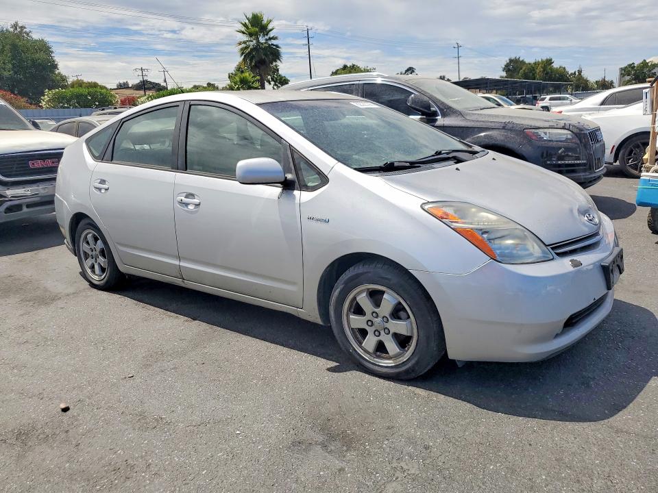 2006 Toyota Prius VIN JTDKB20U363160415 COPART salvage auction — MECHANICAL, Ca - Dis/Dlr/Exp Only Clean Title, sold $500 on 2026-07-30 (photo 4)