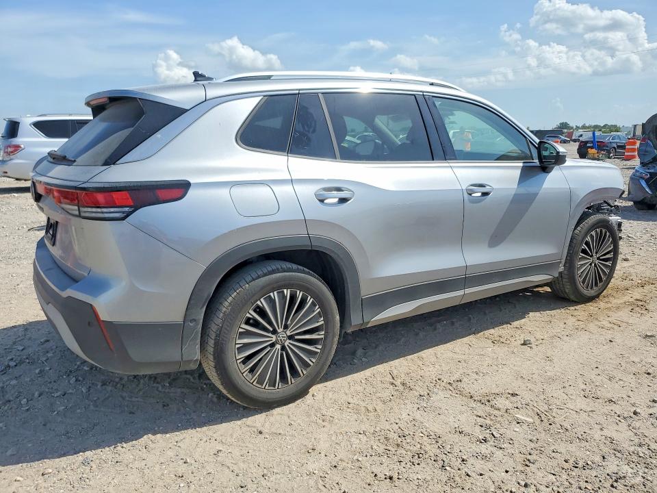 2026 Volkswagen Tiguan VIN 3VVCR7RM0TM017028 COPART salvage auction — FRONT END, Tx - Salvage Vehicle Title, sold $9,300 on 2026-07-30 (photo 3)