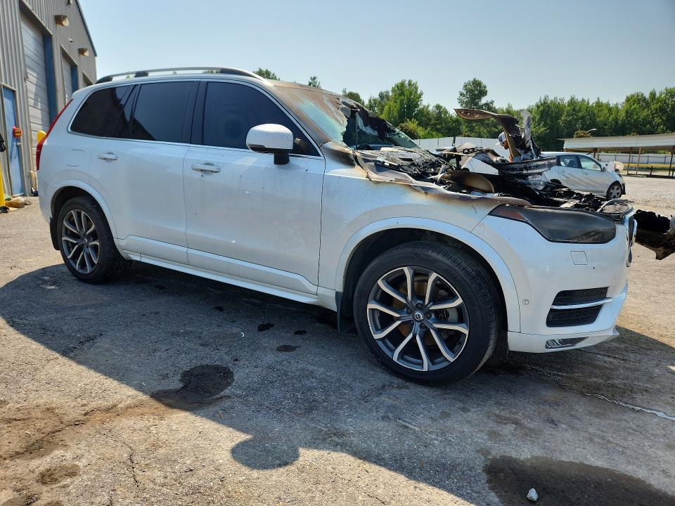 2017 Volvo Xc90 VIN YV4A22PK8H1163774 COPART salvage auction — BURN, TN - NON-REPAIRABLE CERTIFICATE, sold $900 on 2026-08-18 (photo 4)