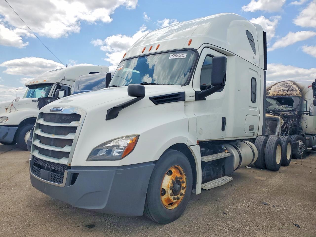 2019 Freightliner Cascadia 125 VIN 3AKJHHDR2KSKN7017 — COPART salvage auction photo