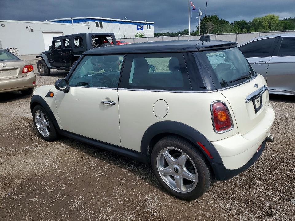 2009 Mini Cooper VIN WMWMF33529TT69735 COPART salvage auction — REAR END, ON - PERMIT NO BRAND - UNFIT, sold $825 on 2026-08-18 (photo 2)
