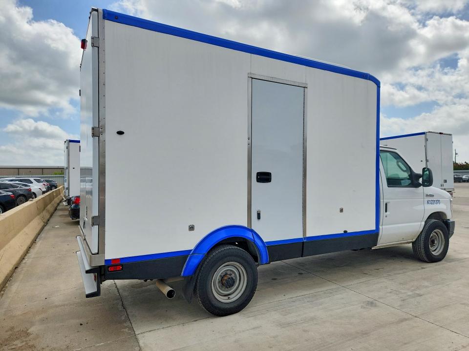 2023 Ford E-350 VIN 1FDWE3FK5PDD26493 COPART salvage auction — MECHANICAL, Tx - Certificate Of Title, sold $11,600 on 2026-08-10 (photo 3)
