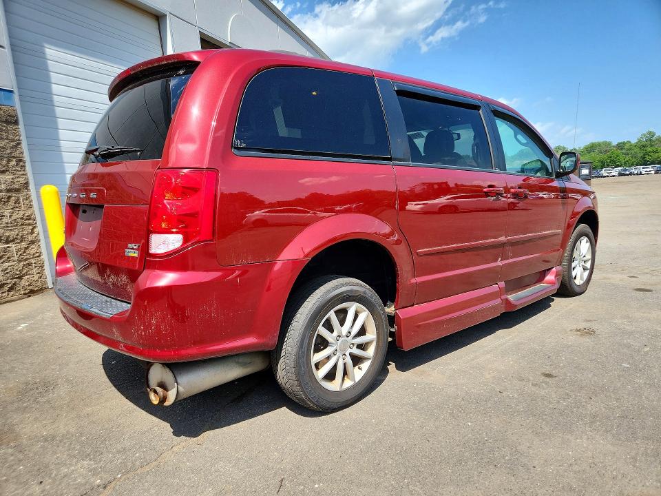2014 Dodge Grand caravan VIN 2C4RDGCG1ER334841 COPART salvage auction — MINOR DENT/SCRATCHES, MA - CERTIFICATE OF TITLE (P), sold $450 on 2026-07-28 (photo 3)