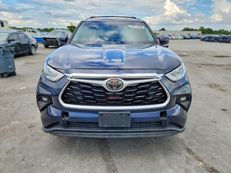 2020 Toyota VIN 5TDHZRBH4LS041670 COPART salvage auction — MINOR DENT/SCRATCHES, Fl - Certificate Of Title (P), sold $7,200 on 2026-07-20 (photo 5)
