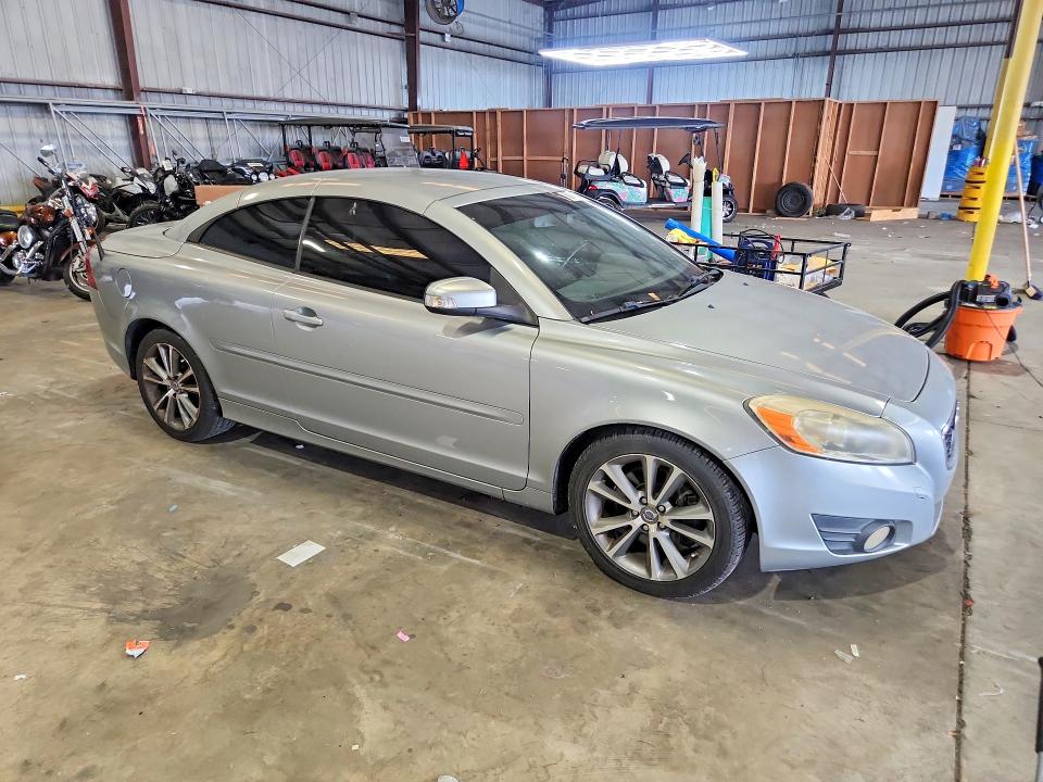2012 Volvo C70 VIN YV1672MC1CJ131789 COPART salvage auction — MINOR DENT/SCRATCHES, Fl - Cert Of Title-Rebuilt, sold $625 on 2026-08-12 (photo 4)