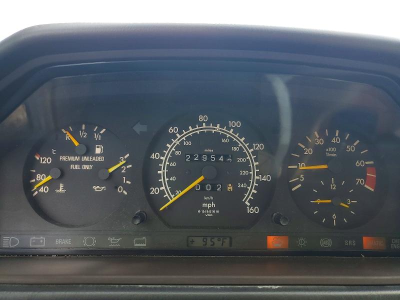 1992 Mercedes-benz 300 VIN WDBED90E2NF196598 COPART salvage auction — REAR END, Ca - Dis/Dlr/Exp Only Clean Title, sold $950 on 2026-07-24 (photo 9)