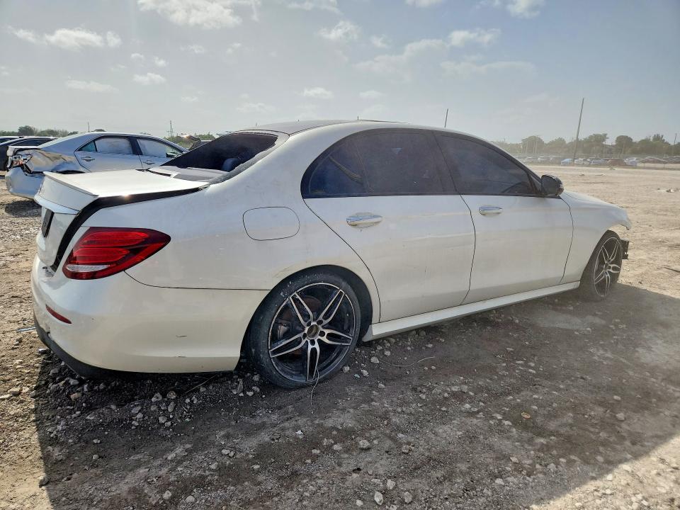 2020 Mercedes-benz E-klasse VIN WDDZF8DB2LA700784 COPART salvage auction — MECHANICAL, Fl - Certificate Of Title (P), sold $4,800 on 2026-07-28 (photo 3)
